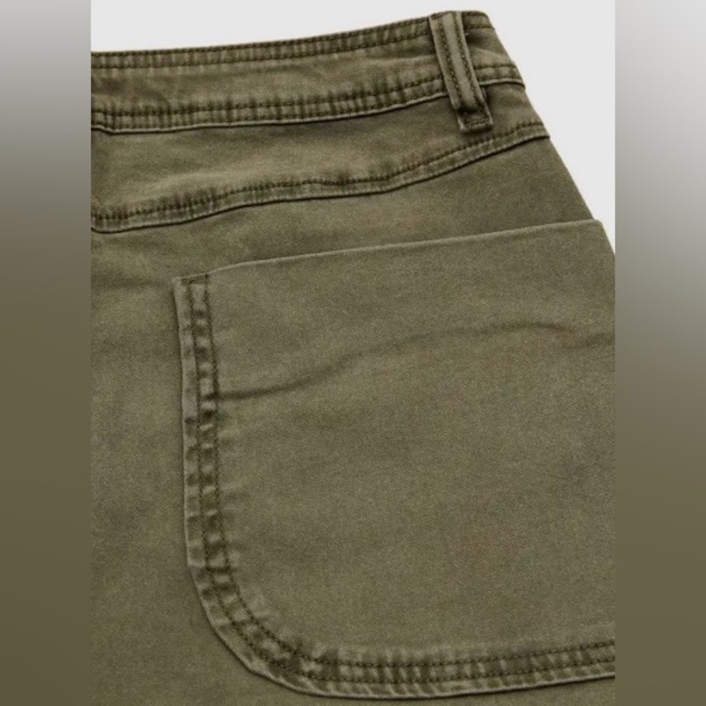 Flamingals Front Flap Pocket Mid Rise Straight Leg Crop Cargo Pants XL NWT - Picture 7 of 11